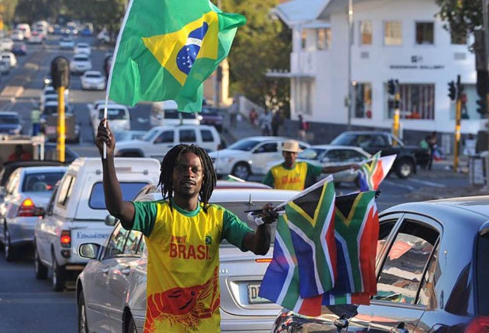 640Px Street Vendors Selling Flags In Johannesburg During World Cup 2010 06 18 2