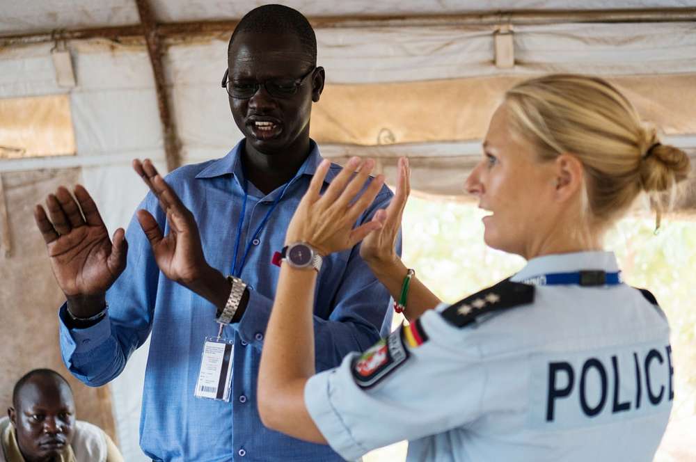 Eckhard Deutsche Polizeikräfte Im Internationalen Kriseneinsatz
